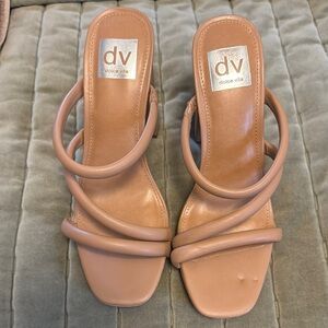 Dolce Vita Women's Tan Sandals